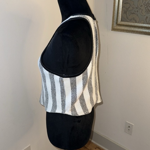 TOBI ivory black cotton blend sleeveless cropped top Sz M - Picture 3 of 7